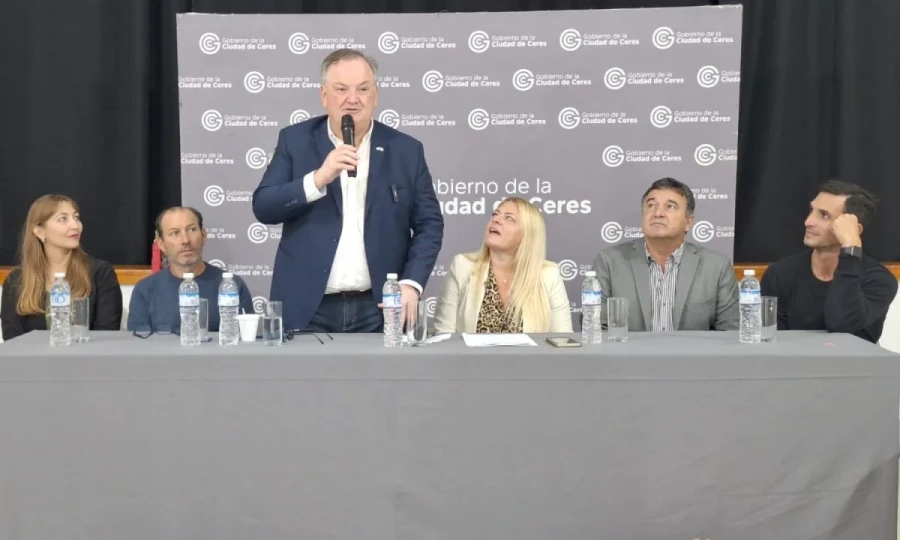 Felipe Michlig durante el trascendente anuncio.