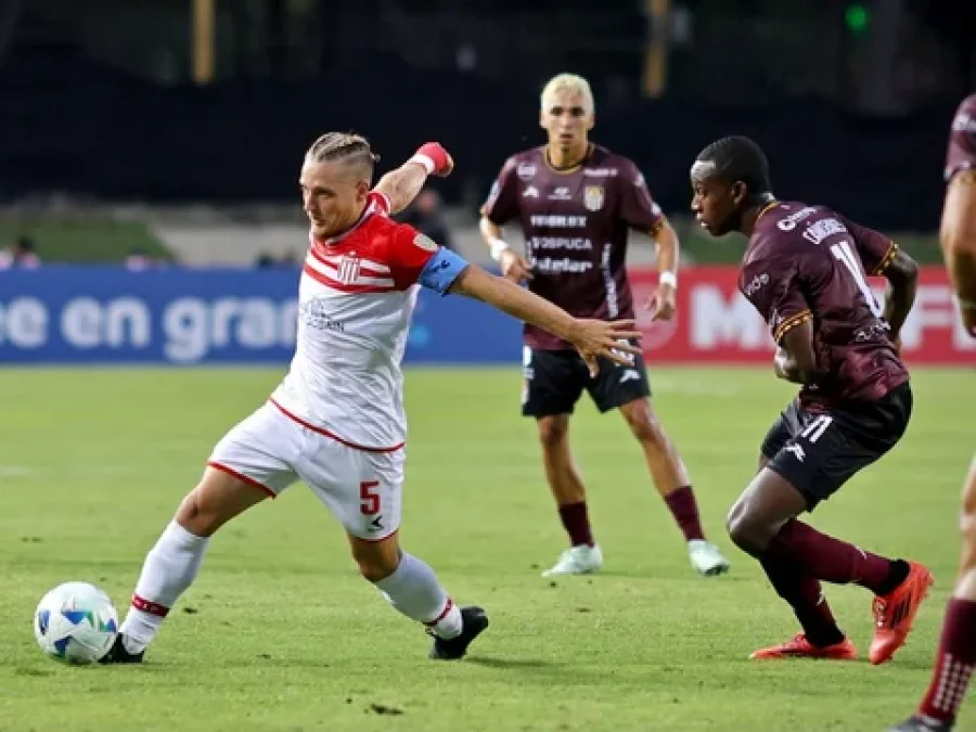 Estudiantes ganó 2-0 ante Carabobo de Venezuela.