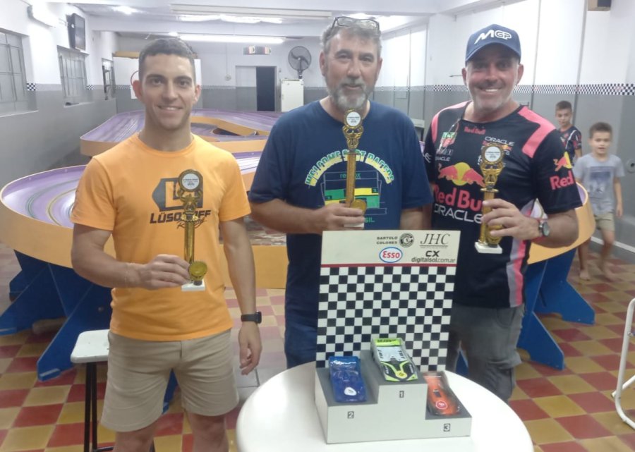 PODIO SPORT BLINDADO. Cristian Vaira (2º), José Foti (1º) y José Picotto (3º).