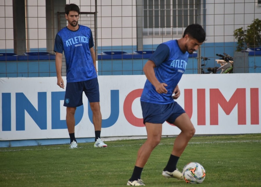 LUCAS ALBERTENGO. &ldquo;Cometimos errores que no tienen nada que ver con el desconocimiento del equipo, errores individuales que no se pueden volver a cometer&rdquo;.