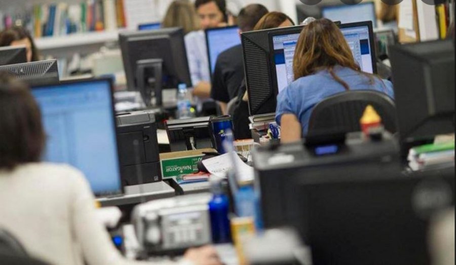 Sigue la motosierra en el empleo público.