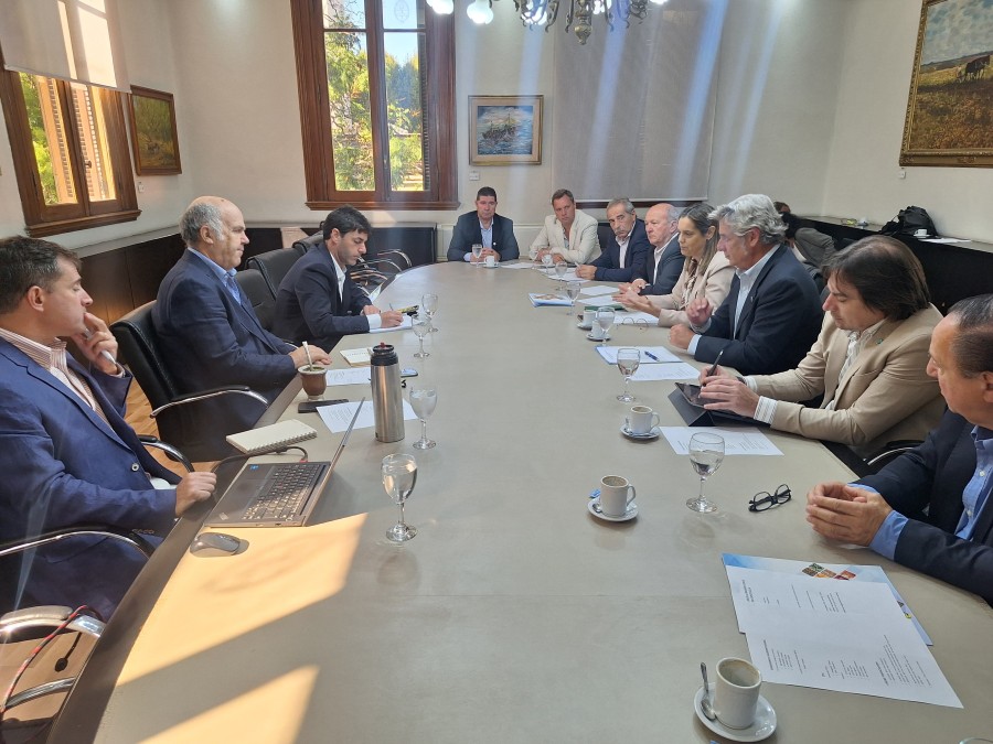 AGENDA. Varios temas se abordaron en esta reunión entre el secretario Iraeta y los presidentes de la ME.