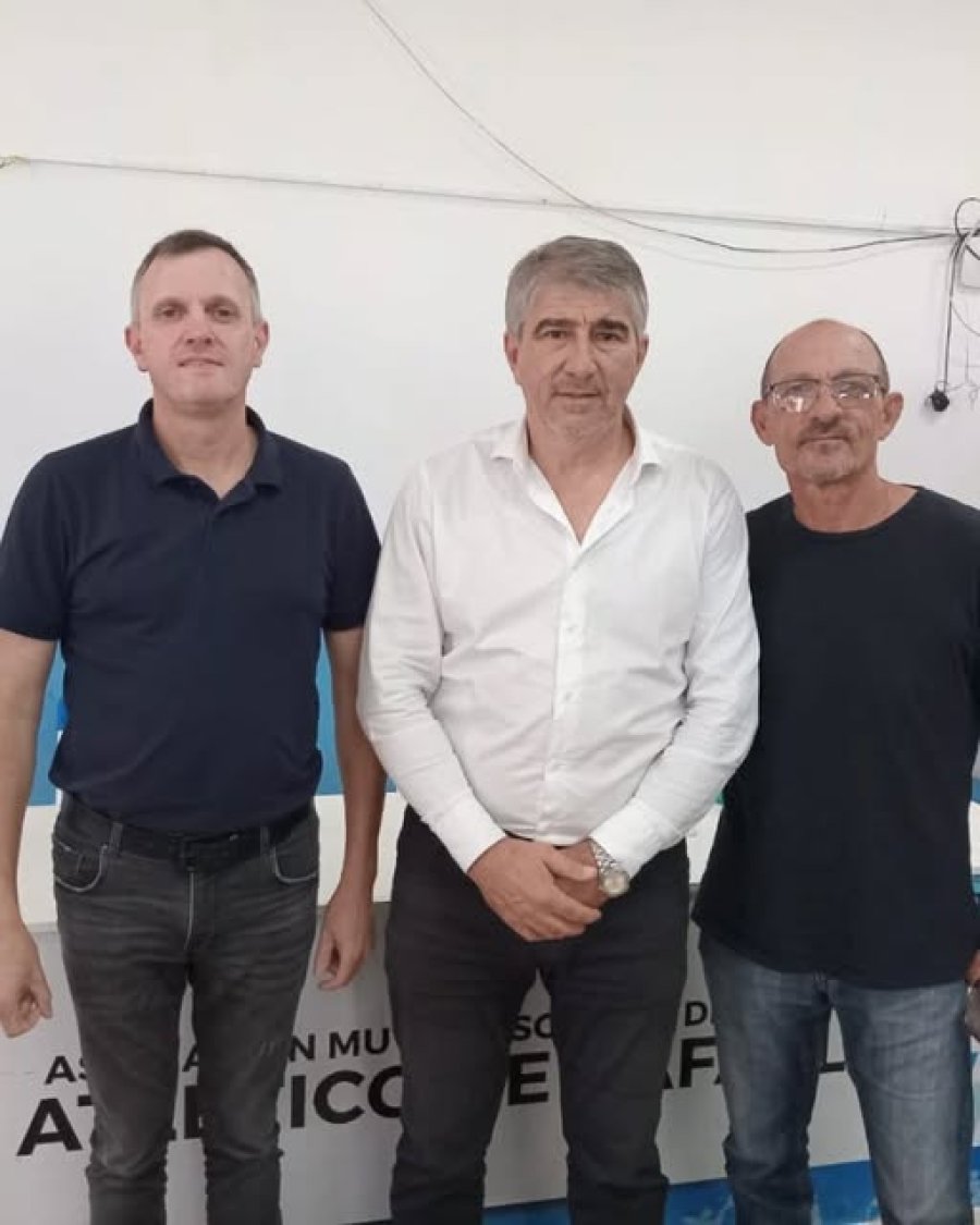 Rodolfo Giacosa, Fabián Bastía y Miguel Alochis en el acto de firma del convenio.