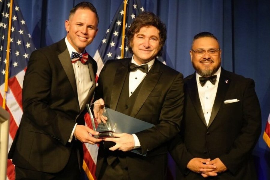 POLEMICA. Milei regresó al país sin una postal con el presidente de los EE.UU.