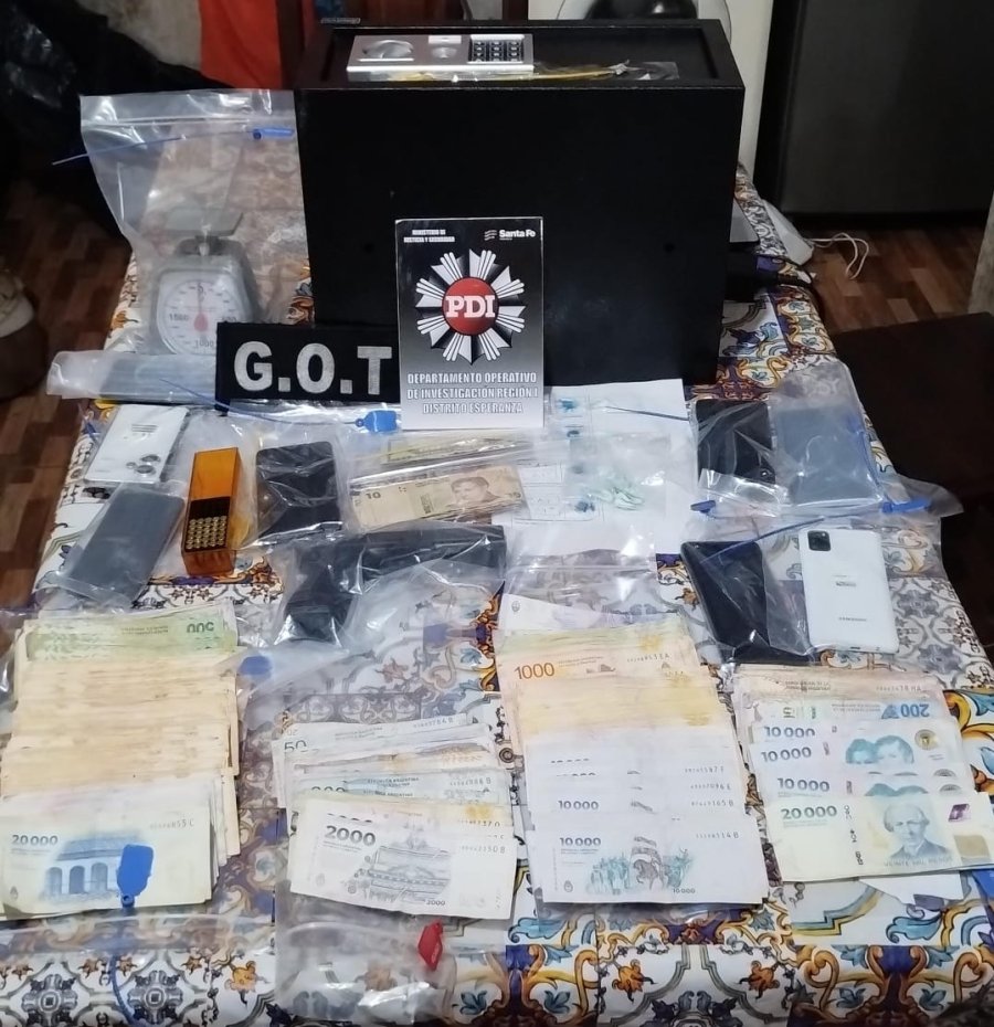 <i>Parte de lo secuestrado por la Polic&iacute;a de Investigaciones (PDI) en los allanamientos.</i>