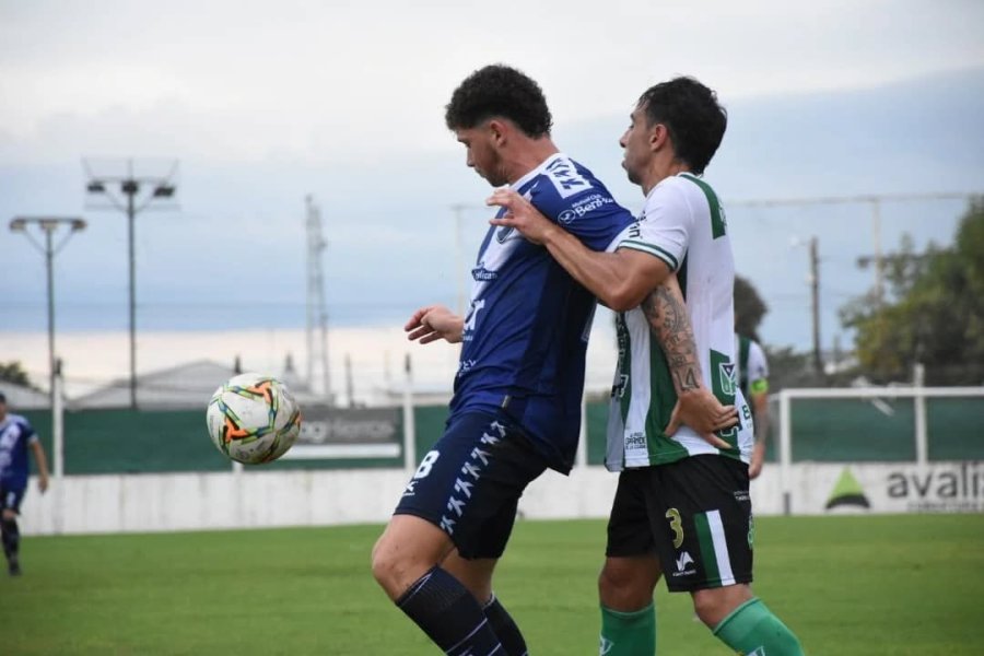 DELANTERO.  Juan Cruz Giacone sería titular.