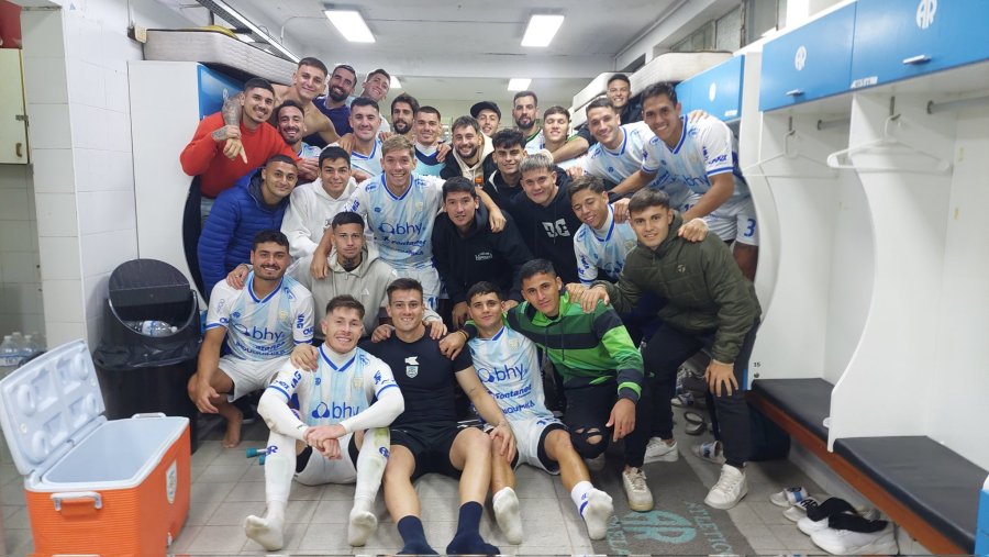 VESTUARIO FELIZ PARA LA CREMA, QUE VOLVIÓ A LA VICTORIA EN EL MONUMENTAL