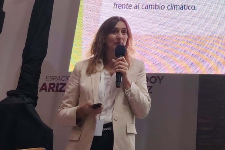 Evangelina Vigna exponiendo en RAAC