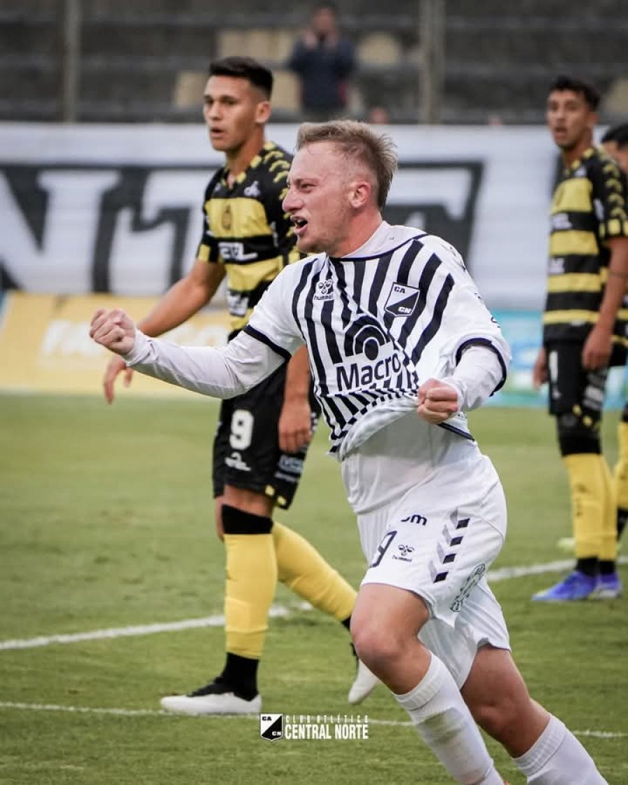 FESTEJO. Bianciotti festeja un gol importante para su equipo.