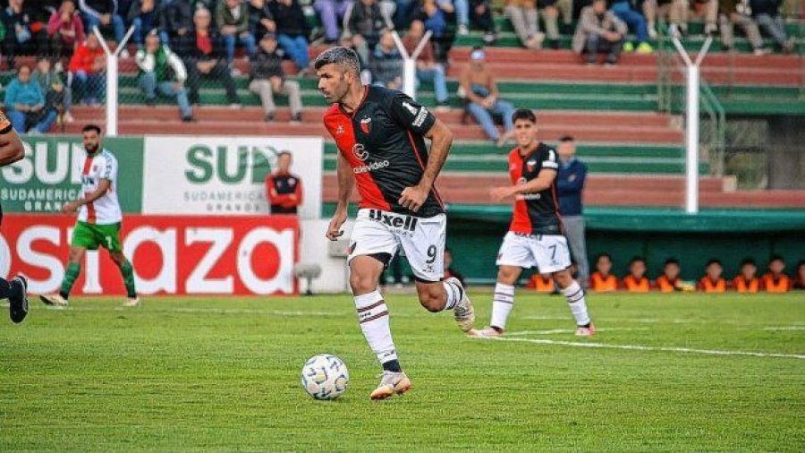 NO SUMO. El equipo santafesino sufrió una dolorosa caída.