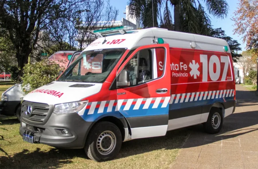 Ambulancias del servicio de emergencias SIES 107 debieron acudir en los dos siniestros viales informados.