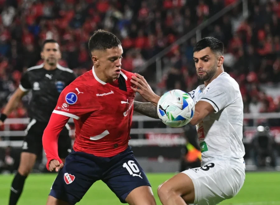 CON LO JUSTO. Fue el triunfo del "Rojo".