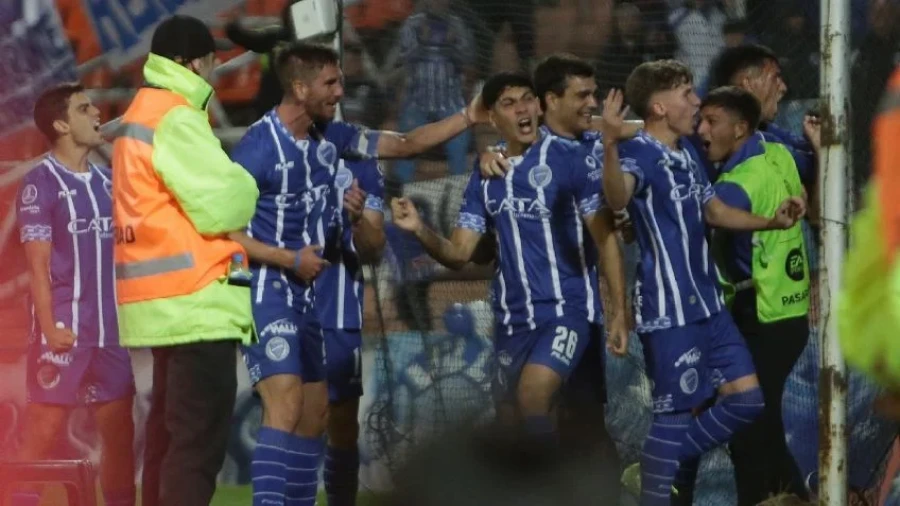 SE ILUSIONA. Buen arranque en la Sudamericana del Tomba.