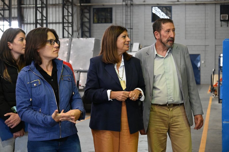 Eugenia Gamero, Clara García y José Delmastro en DEISA.