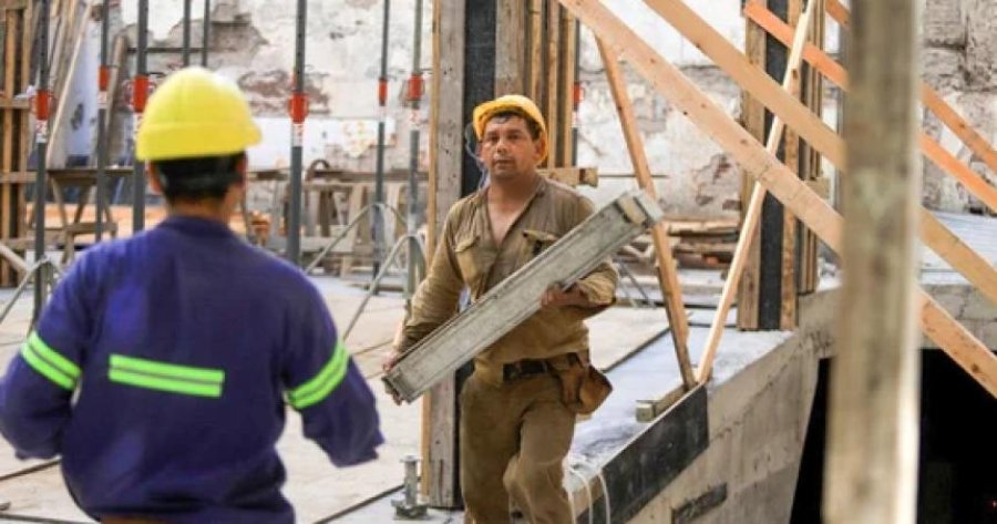 EN FEBRERO. La construcción rebotó 3,7% anual, la primera suba en la era Milei.