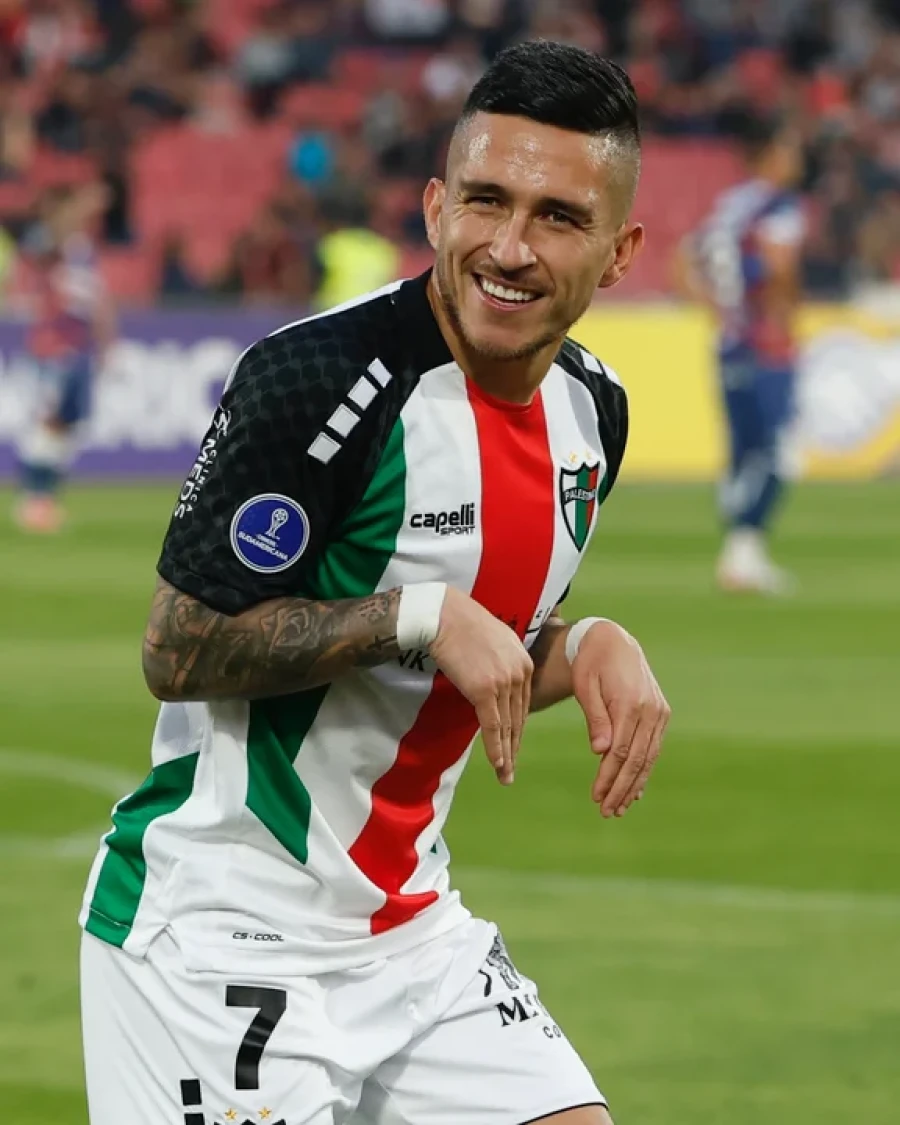 CARRASCO. Festeja el primer gol de Palestino.