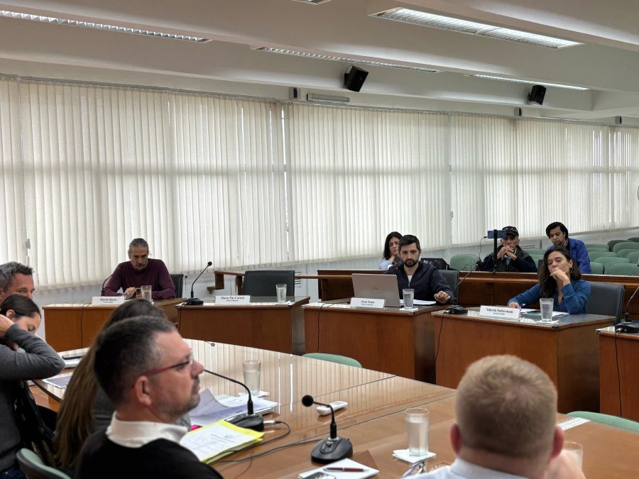 Los concejales de la oposici&oacute;n reclaman el estudio de impacto ambiental para autorizar la cesi&oacute;n de terrenos a la Provincia para levantar el vel&oacute;dromo.