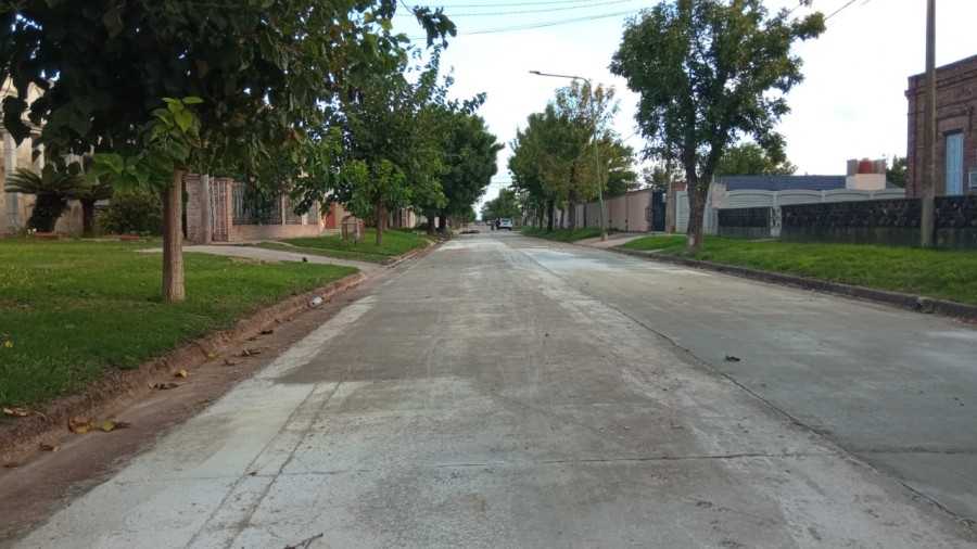 PAVIMENTO. Vista de la calle intervenida por la mejora de infraestructura.