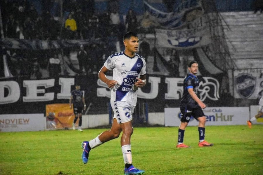 ADAPTADO. Dos goles en dos partidos (el primero desde el banco) para el atacante benhurense.