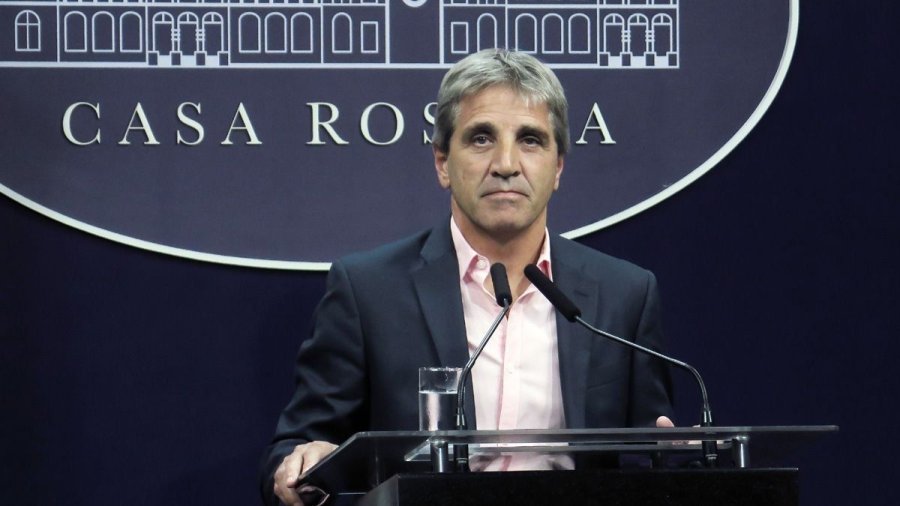 CEPO CAMBIARIO. Caputo confirmó que el directorio del FMI aprobó este viernes el nuevo acuerdo con la Argentina, por US$ 20.000 millones.