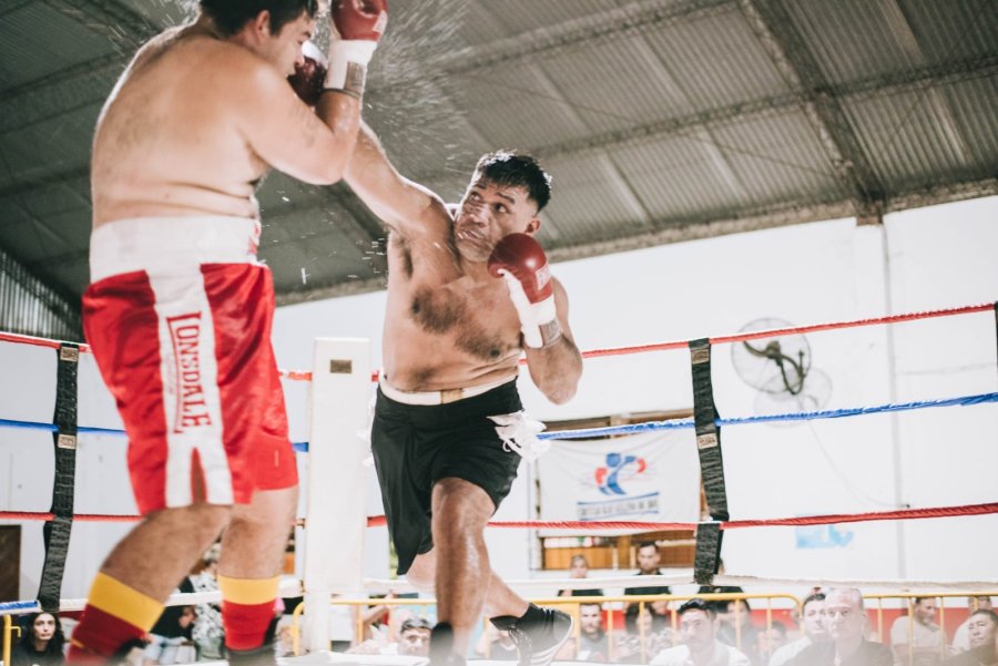 NUEVA PRESENTACION. Barrag&aacute;n combate el domingo.