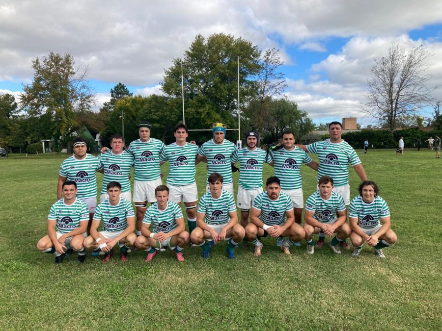 PILCHA RENOVADA. El equipo rafaelino estrenó nueva camiseta.