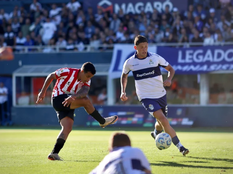 REPARTO DE PUNTOS. El 1 a 1 dejó más contento a Estudiantes.