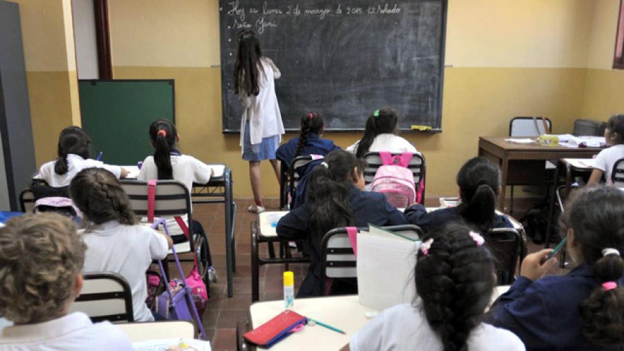 DISPOSICION MINISTERIAL. En una decisi&oacute;n in&eacute;dita, el d&iacute;a posterior a las elecciones de este domingo las escuelas garantizar&aacute;n las clases con normalidad en tode el territorio santafesino.