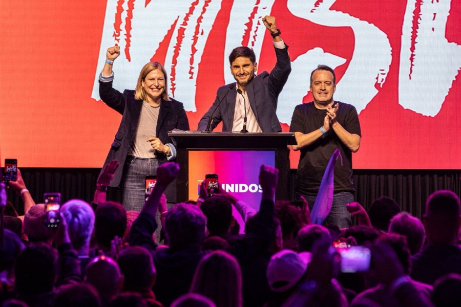 Gisela Scaglia, Maximiliano Pullaro y Joaqu&iacute;n Blanco al celebrar la victoria de Unidos.
