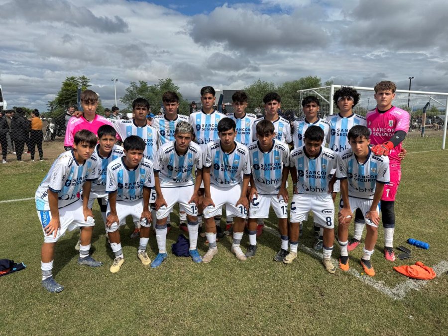 , la Octava División derrotó en Córdoba a Las Palmas por 2 a 1 con goles de Santiago Cassani y Fabrizio Pérez.