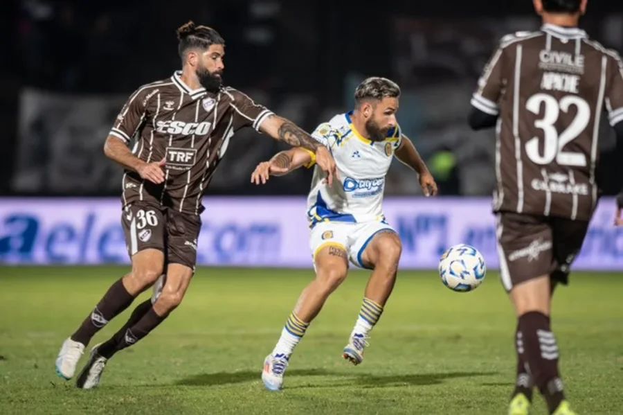 EL CANALLA Y EL CALAMAR NO SE SACARON DIFERENCIAS