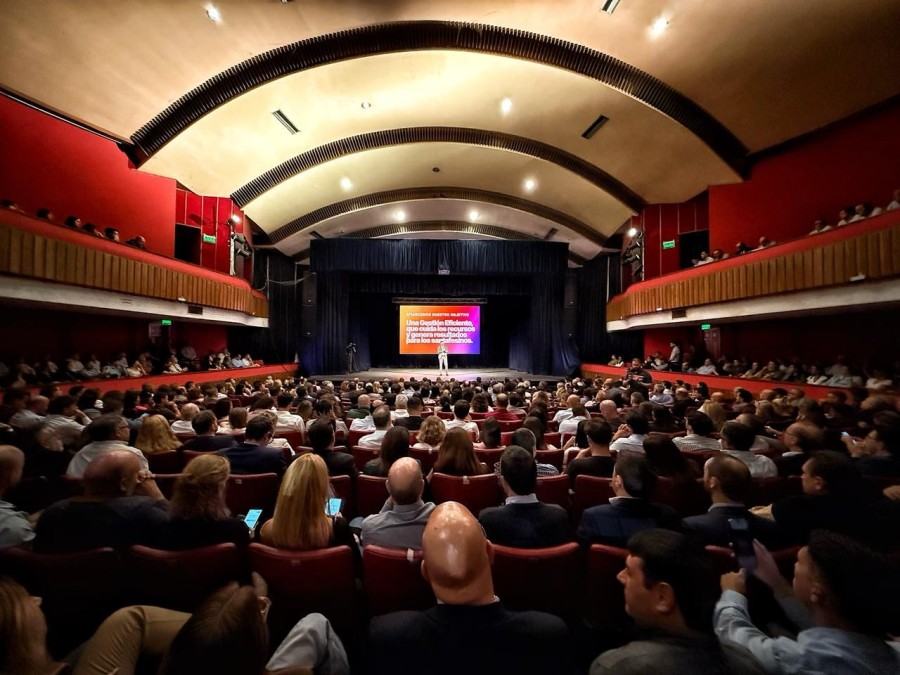 La reuni&oacute;n interministerial se llev&oacute; a cabo en el Centro Cultural Provincial en la ciudad de Santa Fe. (FOTO SCS)