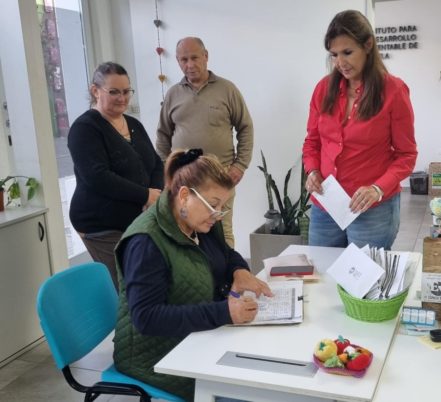 Entrega de semillas para la temporada otoño - invierno.