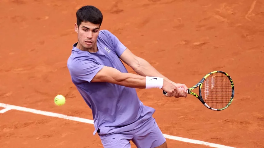 Alcaraz consiguió un sólido triunfo ante Djere.