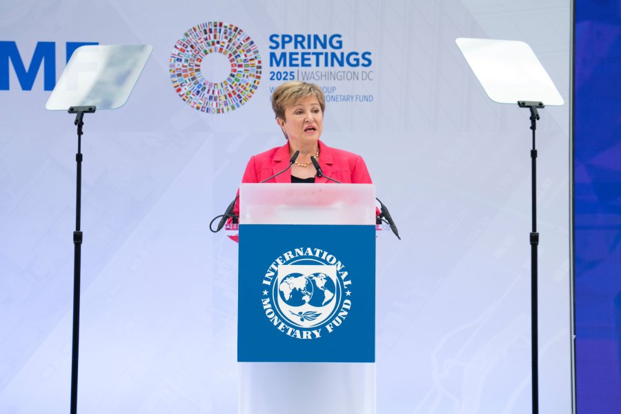 Georgieva al brindar el discurso “curtain raiser”, que es previo a la inauguración de la Asamblea de Primavera del FMI de la semana que viene en Washington.