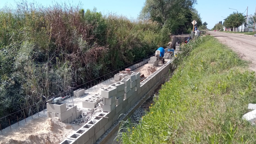 CANAL PERIMETRAL. Vista aérea que permite apreciar el avance de los trabajos.