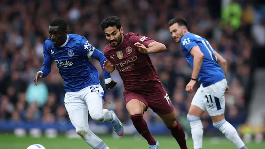 LE COSTO, PERO GANO. El City aprovechó en el final.