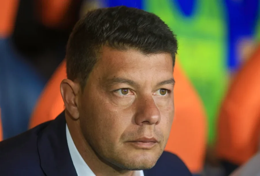 Sebastián Battaglia fue despedido de su cargo en San Miguel.