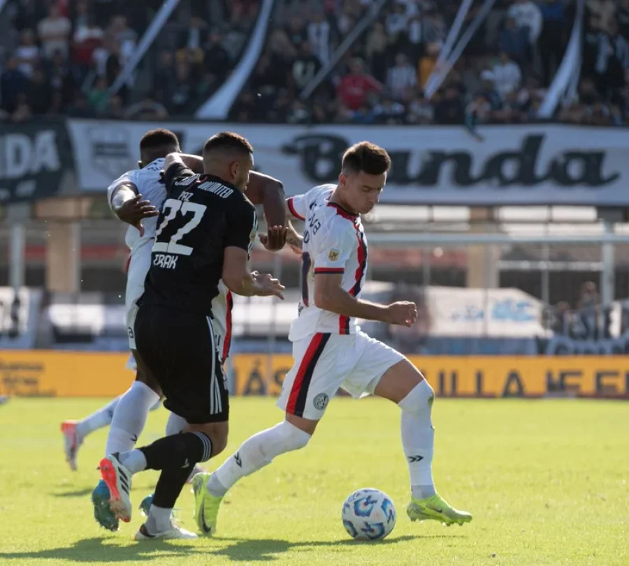 San Lorenzo igualó sin goles ante Deportivo Riestra por el Torneo Apertura.