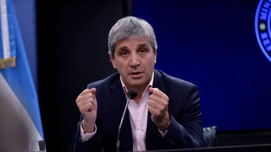"PASO LO QUE DIJIMOS". Luis Caputo celebró la baja del dólar y desafió a sus críticos.