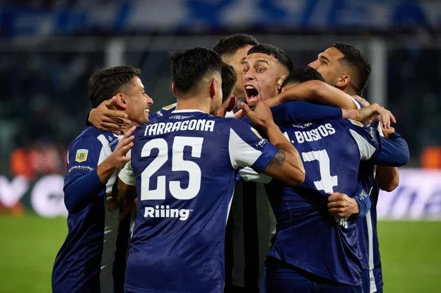 SOLO LE SIRVE EL TRIUNFO. La "T" debe hacerse fuerte en Perú.