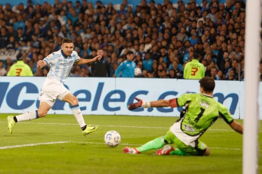 GOLEADOR. Adrián "Maravilla" Martinez.