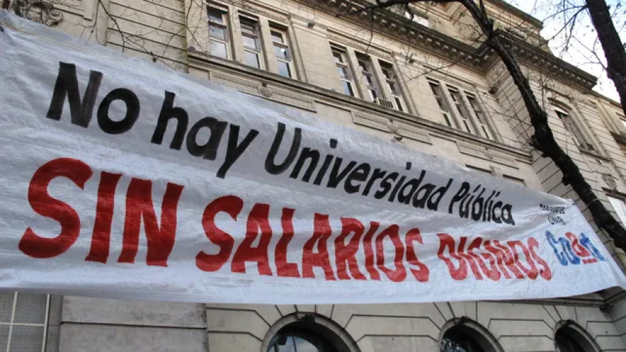 AULAS VACIAS. Docentes universitarios profundizan su plan de lucha y convocan a una medida de fuerza de 48 horas para mañana y pasado.