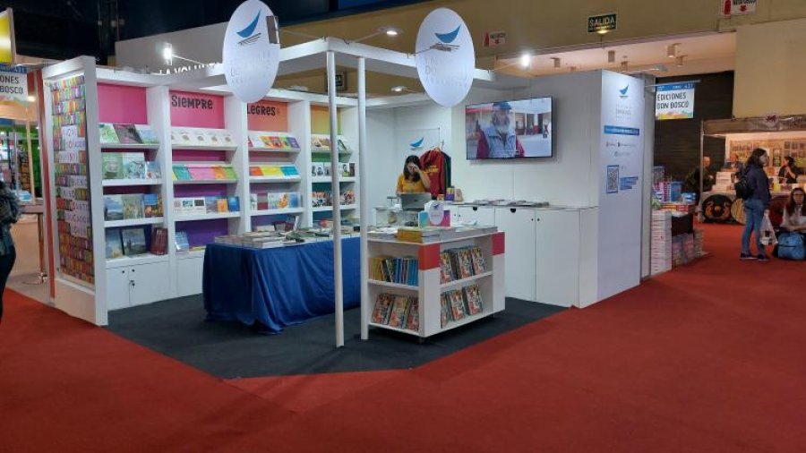 Stand de Ediciones Don Bosco.