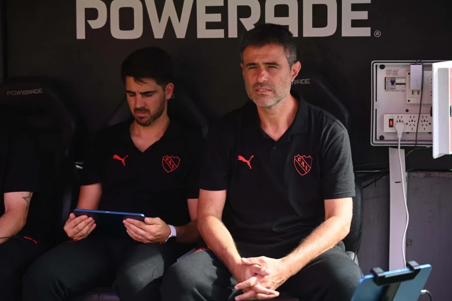 VACCARI. El DT Rojo quiere sumar de a tres como visitante.