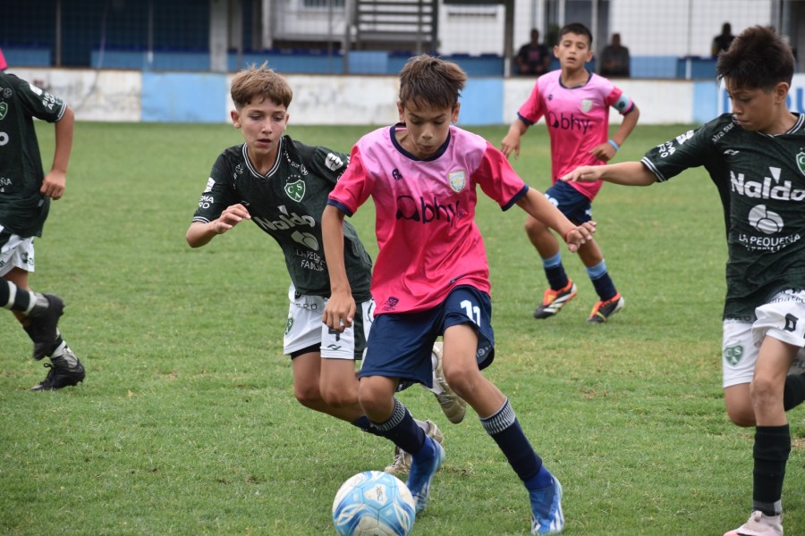 EMPIEZAN SU TORNEO. En tres categor&iacute;as se juega el certamen.