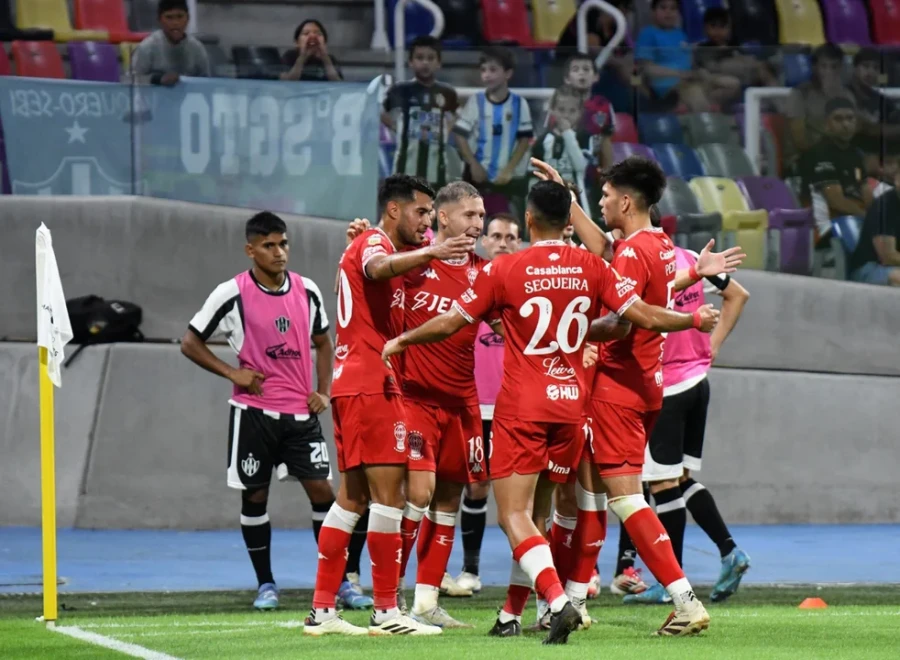 QUIERE MANTENERSE ARRIBA. El Globo busca otro triunfo.