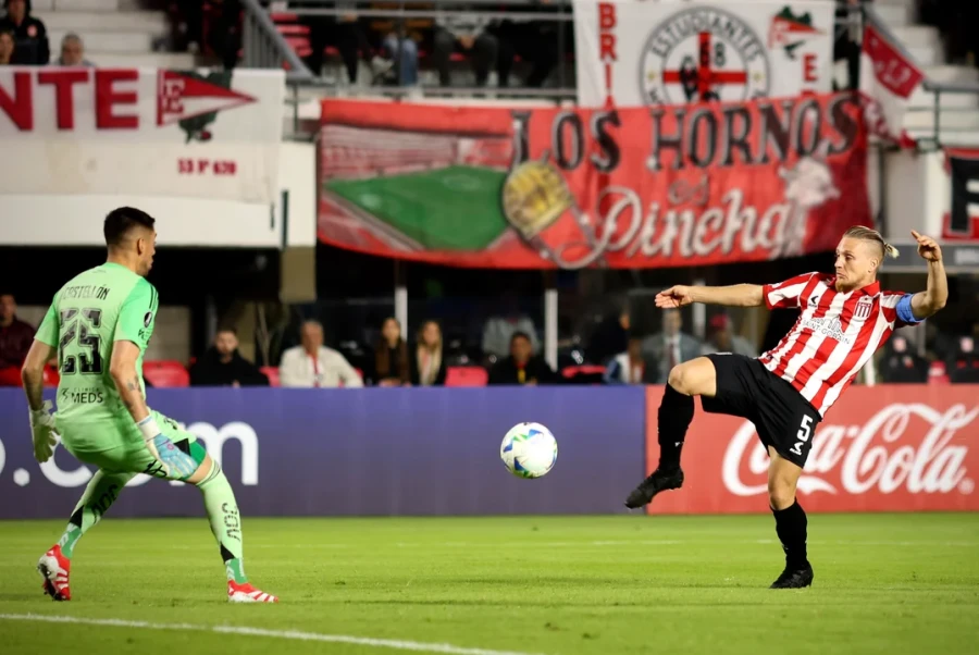 POR EL DESPEGUE. El "Pincha" necesita un buen resultado.