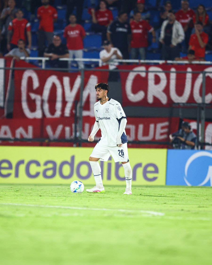 PASO EN FALSO. El Rojo estuvo de Blanco en Paraguay.