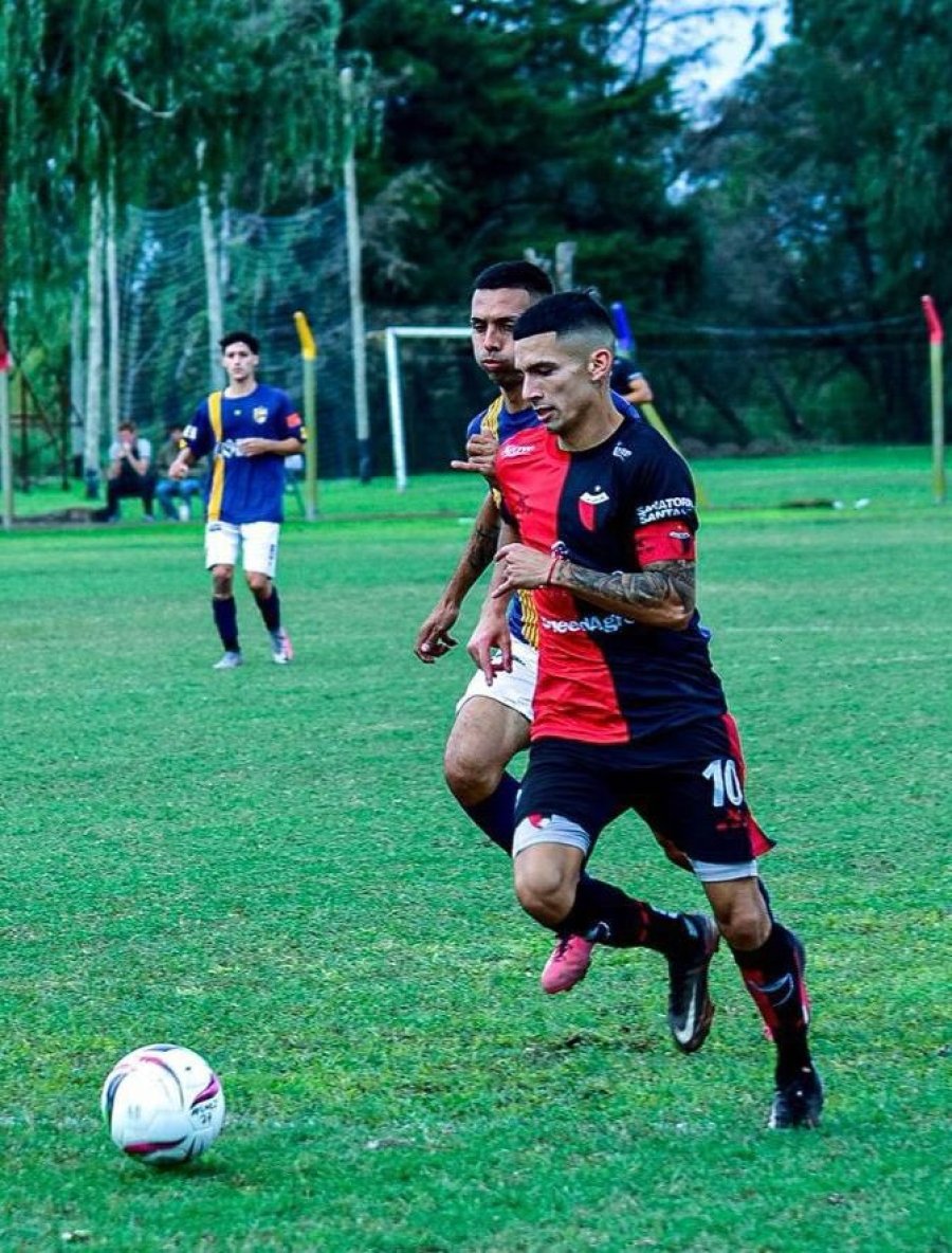 MEDIA PUNTA. Leandro Zabala, a préstamo desde Colón.